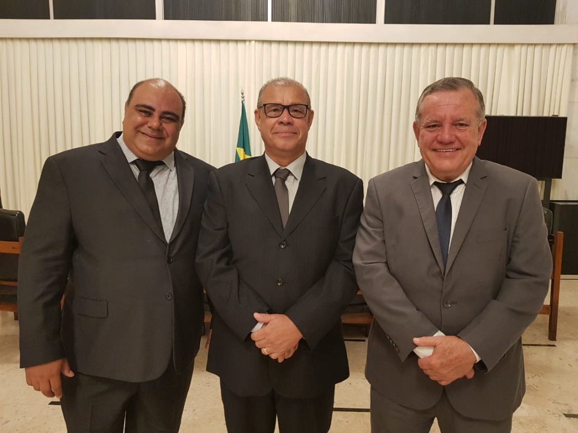 Associado e conselheiro fiscal da CDL recebe homenagem