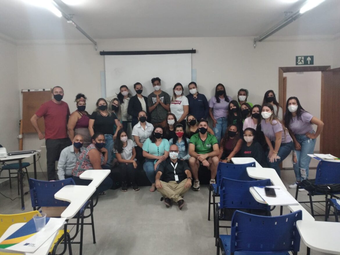 CURSO DE ESTRATÉGIA DIGITAL CAPACITA MAIS DE 20 EMPRESAS